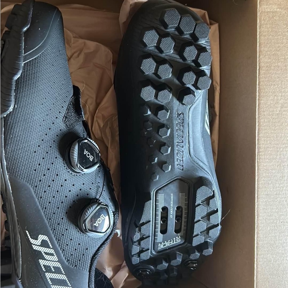 Body geometry brand new men’s 11.5. Never worn